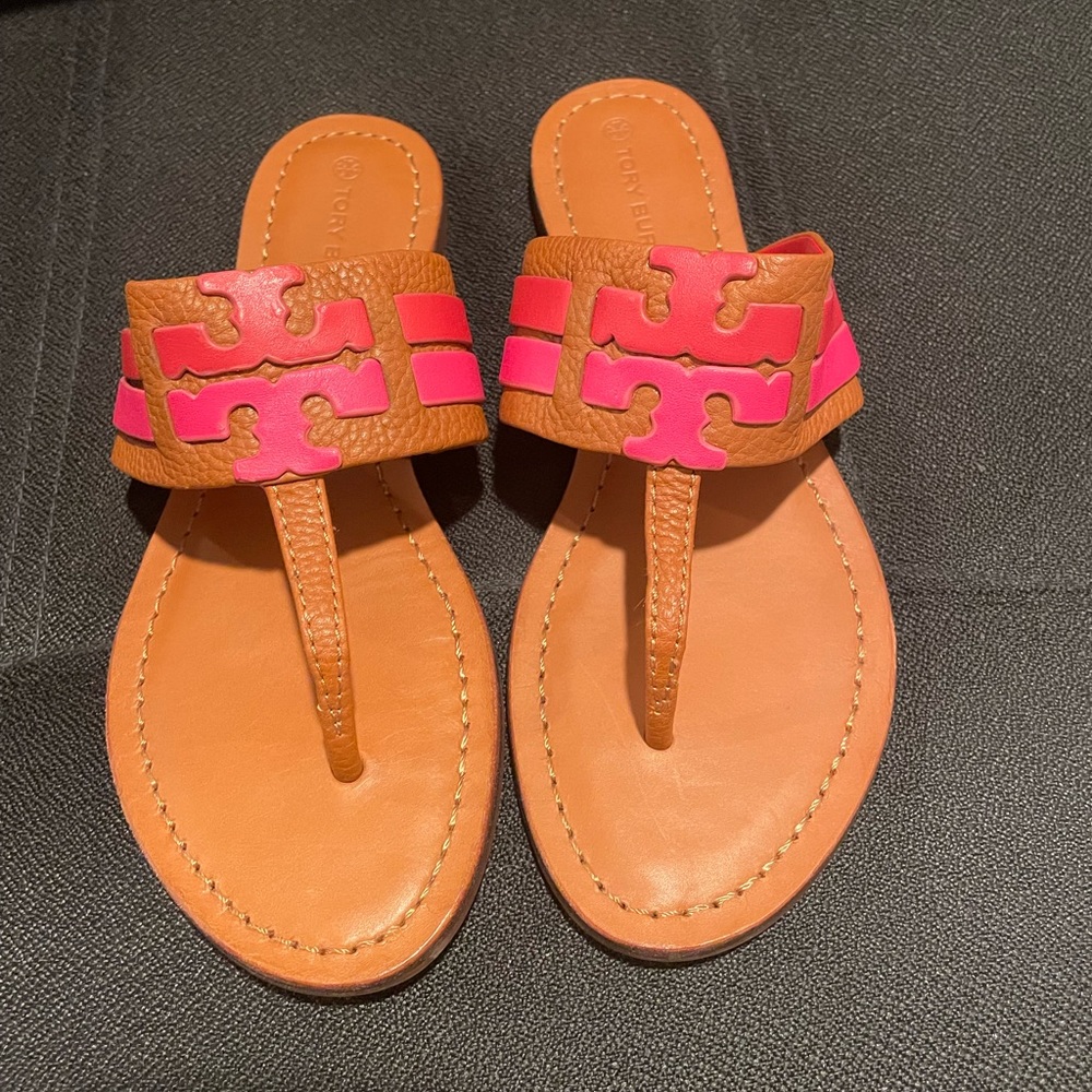 EUC Tory Burch Leigh Leather thong sandals Size: 7.5